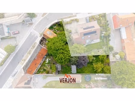 ruim bouwperceel van 1.085 m² met af te breken/ te renoveren woning in kachtem!