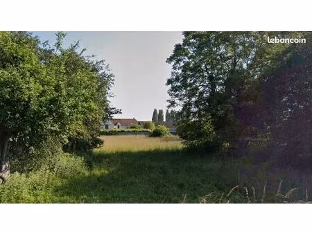 terrain 208 m² les ecrennes