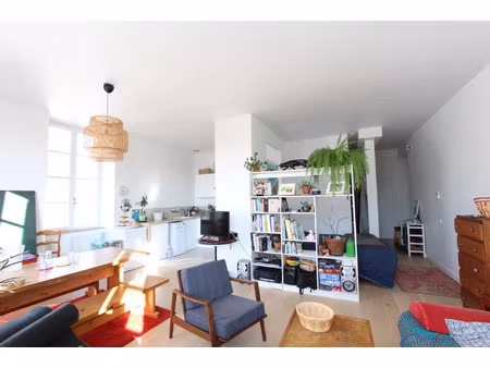 location appartement 3 pièces 84 m² à la charité-sur-loire (58400)