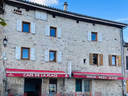 local commercial bar avec terrasse et appartement