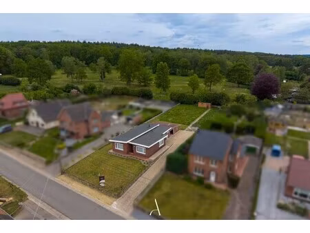 rustig gelegen bungalow op 1.413 m² aan de rand van natuurgebied bergerven
