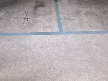 parking place de stationnement en sous sol