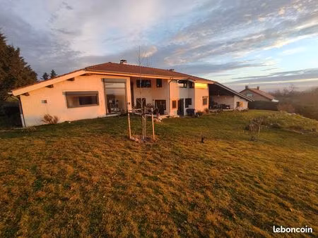 maison d'architecte  proche renaison  8 pièces  superbe vu sur roanne et monts du lyonnais