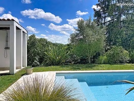maison familiale rénovée avec piscine et grand jardin à 15 min de bordeaux
