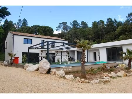 villa de luxe à vendre à anduze : 682 000 €