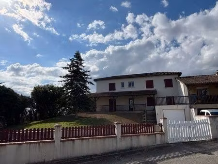 maison rénovée 120 m² – 3 chambres – dpe c – terrain – secteur 82200