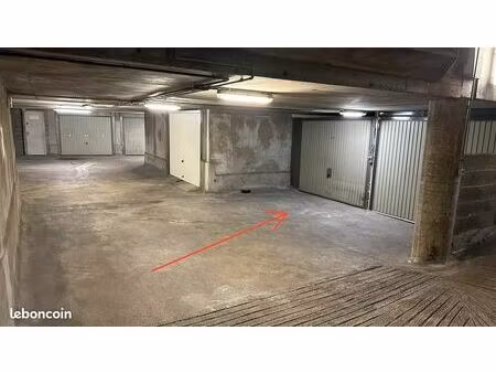 garage /parking + cave