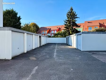 garage fermé avec accès sécurisé à strasbourg robertsau