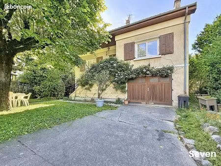 maison 4 pièces 150 m²
