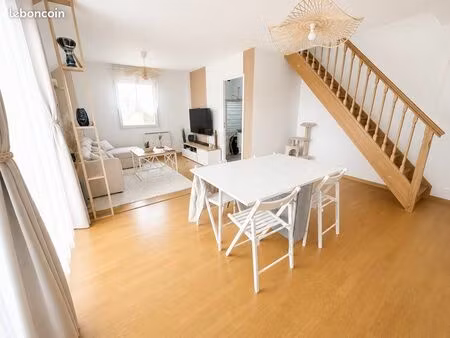 appartement meublé 54 m² avec balcon - claye-souilly