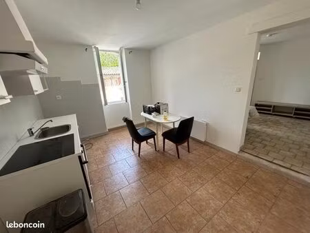 apparemment t2 bis quartier la royale