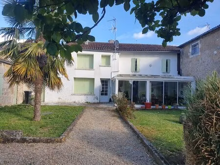 ensemble de 2 maisons avec jardin et garages