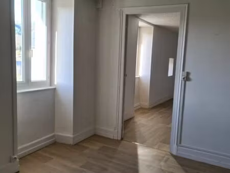 t2 - saint geniez d'olt - 52 m2