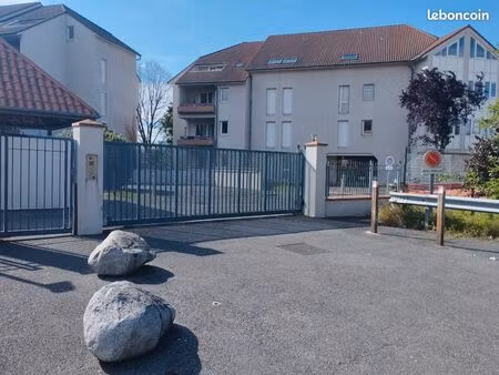 garage à louer 12.20m2