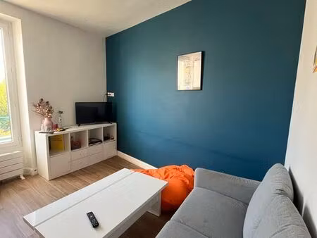appartement 3 pièces 50m2 950e