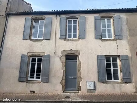 jolie maison de ville 95 m² rénovée à neuf – hyper centre de bressuire ?
