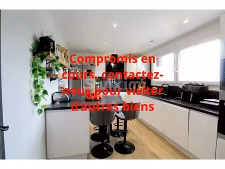 maison à ayse divisée en 2 appartements.