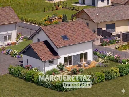lumineuse villa moderne et confortable avec jardin clôturé