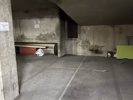 parking à paris (75018)