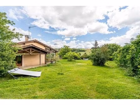 maison de plain-pied sur la commune de alix avec une jolie vue dégagée