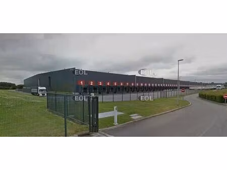 location entrepôt gael 35290 64128m²
