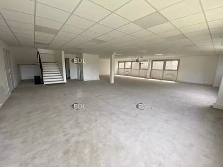 location entrepôt massy 91300 705m²