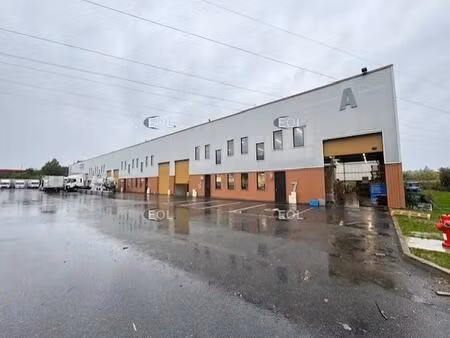 location local d’activités le coudray montceaux 91830 876m²