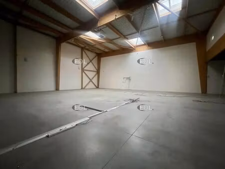 location local d’activités romainville 93230 851m²
