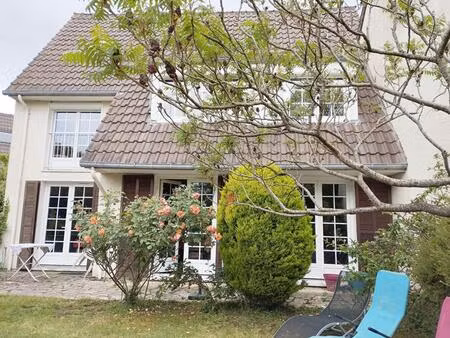 maison breuillet 6 pièce(s) 144 m2