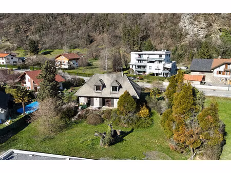 maison de 144 m² à albertville - 250 000 €