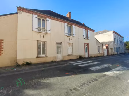 vente maison 10 pièces  194.00m²  montrevault