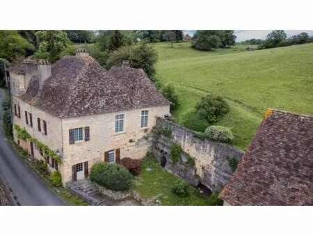 maison de maître début xixieme siecle  9 pièce(s) 3ch  200 m2  grange  2100 m2 terrain