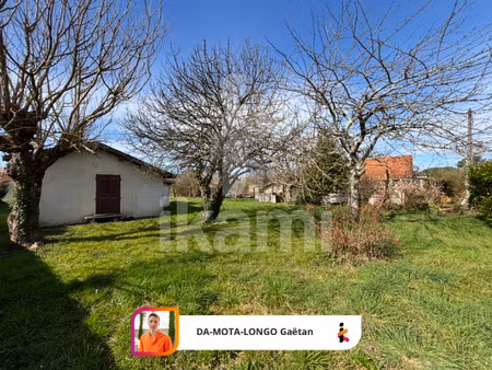 garage sur parcelle d'environ 625 m2 libre constructeur ou