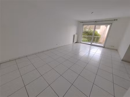 location appartement 2 pièces 63m²