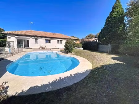 maison familiale  3/4 chambres  avec piscine