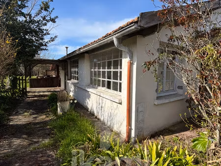 maison à rénover 61 m2 avec terrain de 1200 m2  garage et po