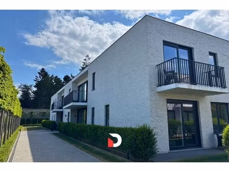 modern gelijkvloers appartement met 1 slaapkamer en garagebox