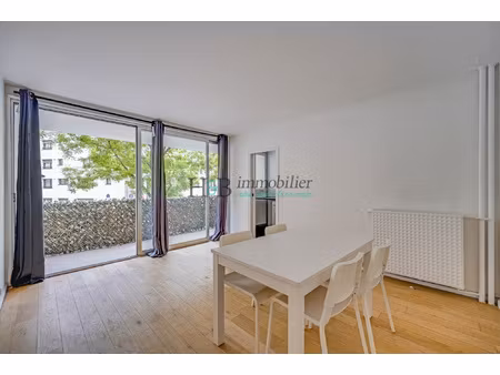 paris 12e michel bizot | studio lumineux avec grand balcon