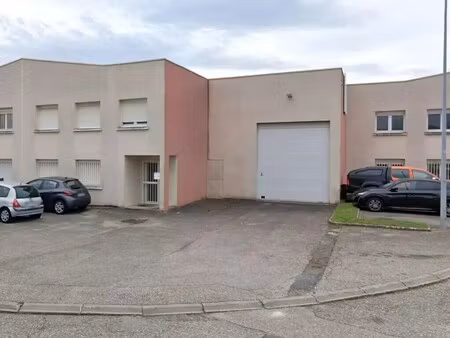 location local d’activités genas 69740 230m²