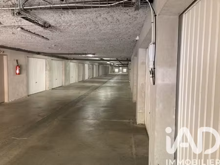 vente garage undefined m²