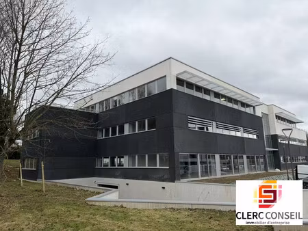 location local professionnel 96m² mont st aignan 76130
