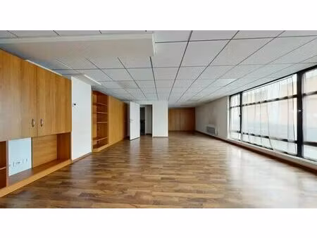 location bureaux 73 m²