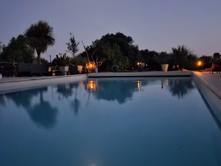 propriété d’exception face à l’estuaire de la gironde cadre naturel préservé