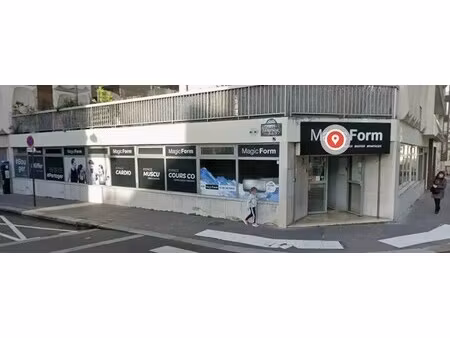 location commerce paris 75013 900m²