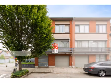 huis te koop in zwijndrecht met 3 slaapkamers
