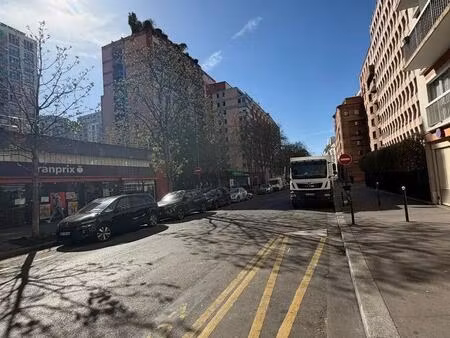 location commerce paris 75019 138m²