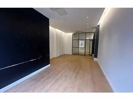 location commerce paris 75017 57m²