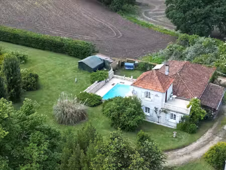 jolie maison avec piscine