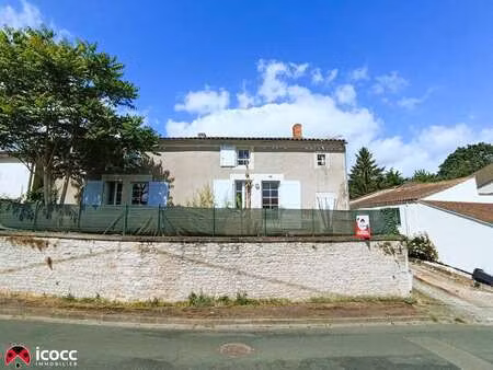 vente maison à mareuil-sur-lay-dissais (85320) : à vendre / 125m² mareuil-sur-lay-dissais