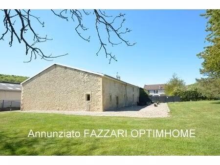 propriété de caractère avec dépendances et terrain arboré de 3 115 m²  proche belgique &..